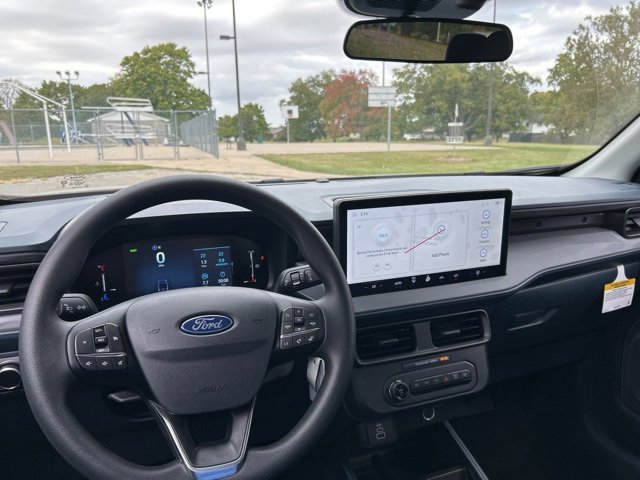 New 2025 Ford Maverick XL image 18