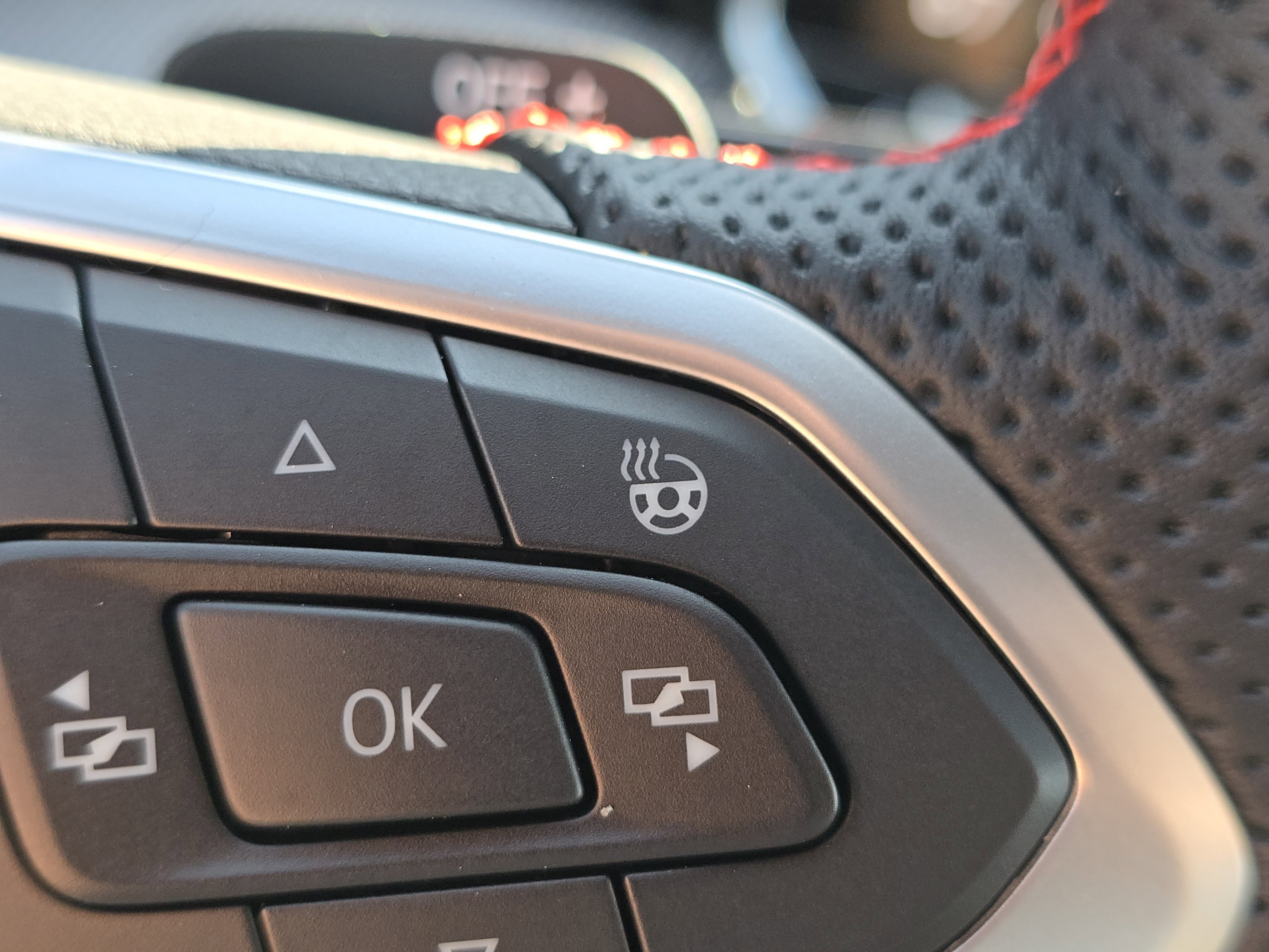 New 2025 Volkswagen GTI SE image 12