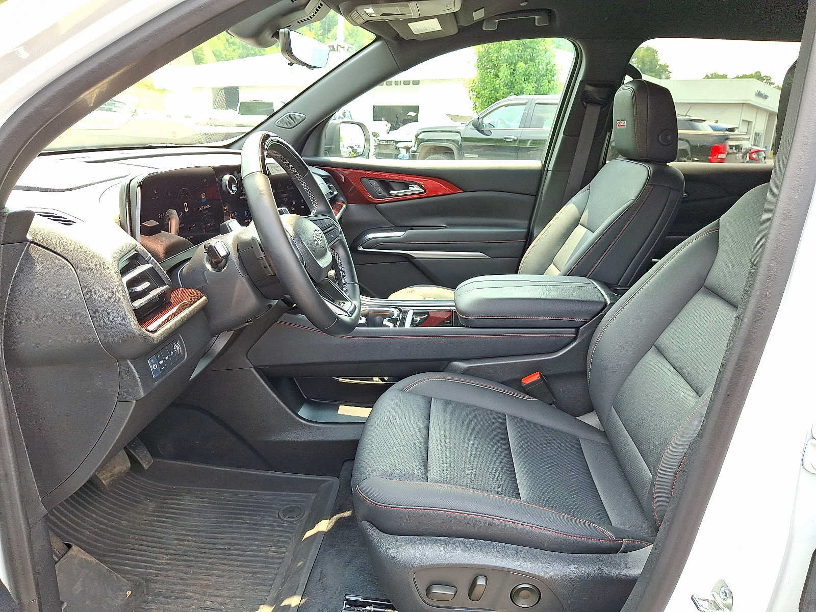 Used 2024 Chevrolet Traverse Z71 w/ Enhanced Driving Package AWD/4WD image 14