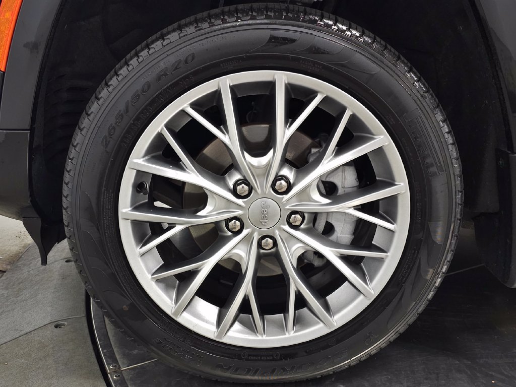 Used 2022 Jeep Grand Cherokee Summit w/ Adv Protech Group IV AWD/4WD image 13