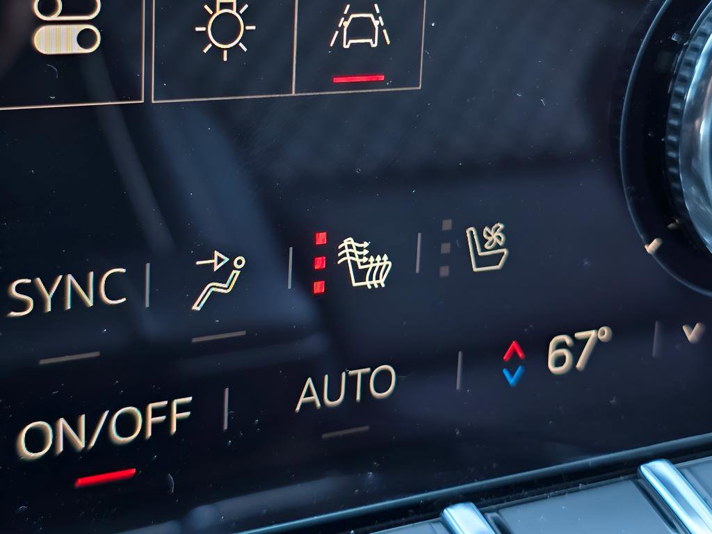 Used 2025 GMC Acadia Denali w/ Super Cruise Package image 35