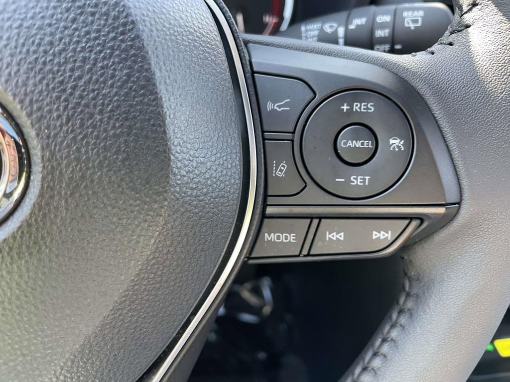 Used 2025 Toyota RAV4 XLE Premium image 36