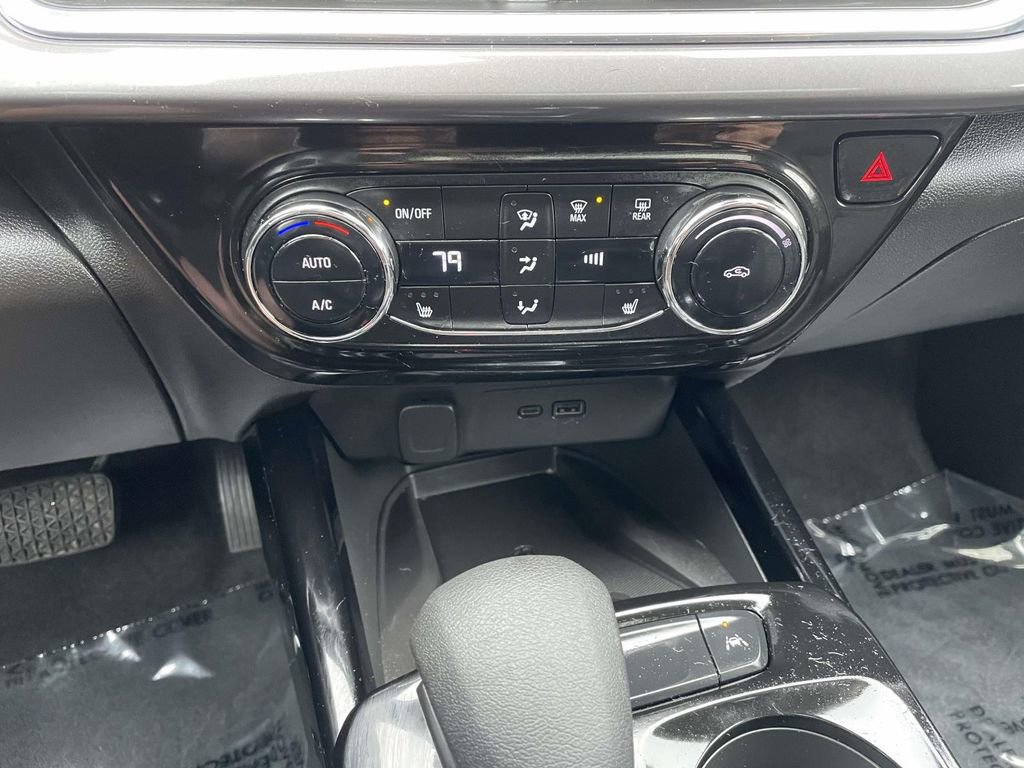 Used 2024 Chevrolet Trax ACTIV w/ Sunroof Package image 42