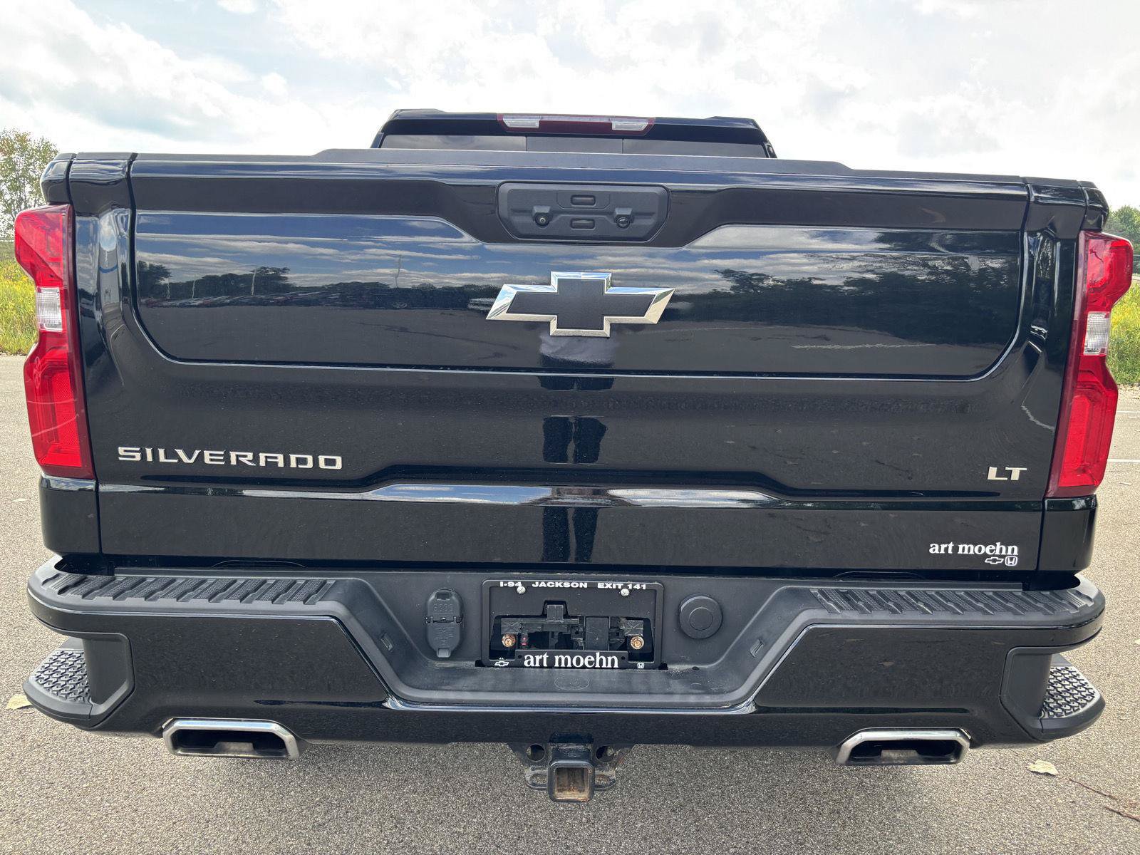 Used 2024 Chevrolet Silverado 1500 LT Trail Boss w/ Convenience Package II AWD/4WD image 4