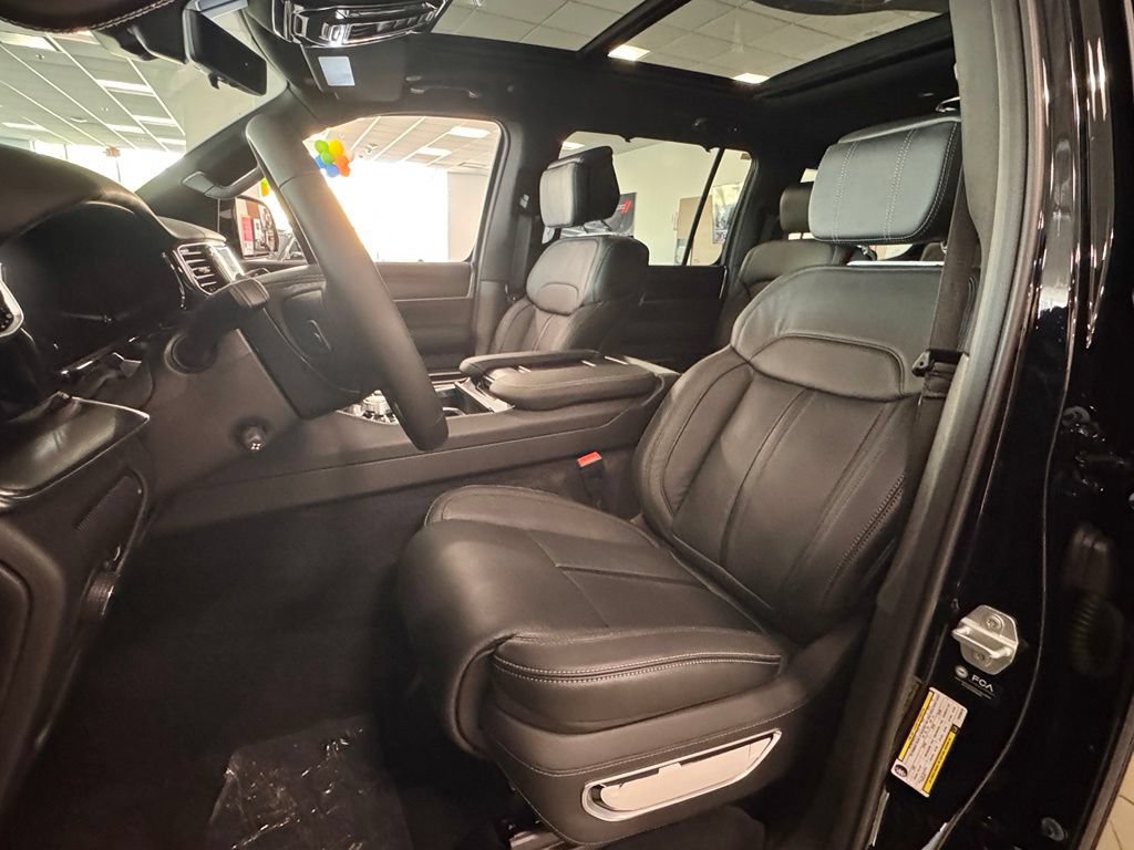 New 2026 Jeep Grand Wagoneer Summit w/ Premium Group III AWD/4WD image 13