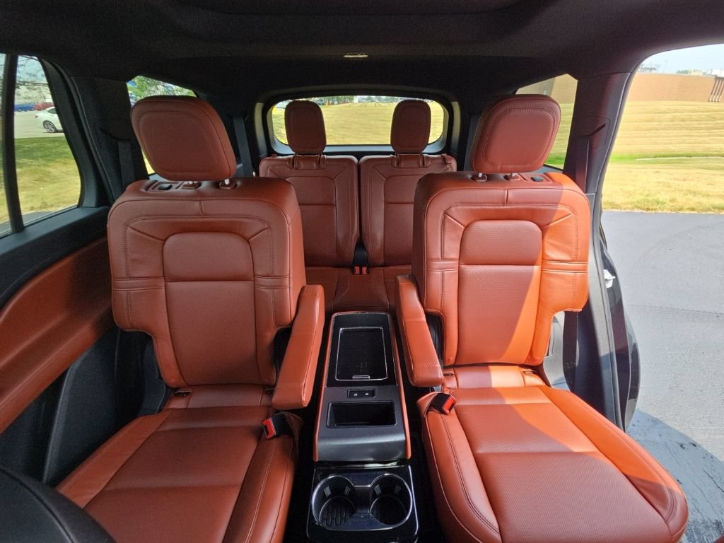 Used 2025 Lincoln Aviator Reserve AWD/4WD image 27