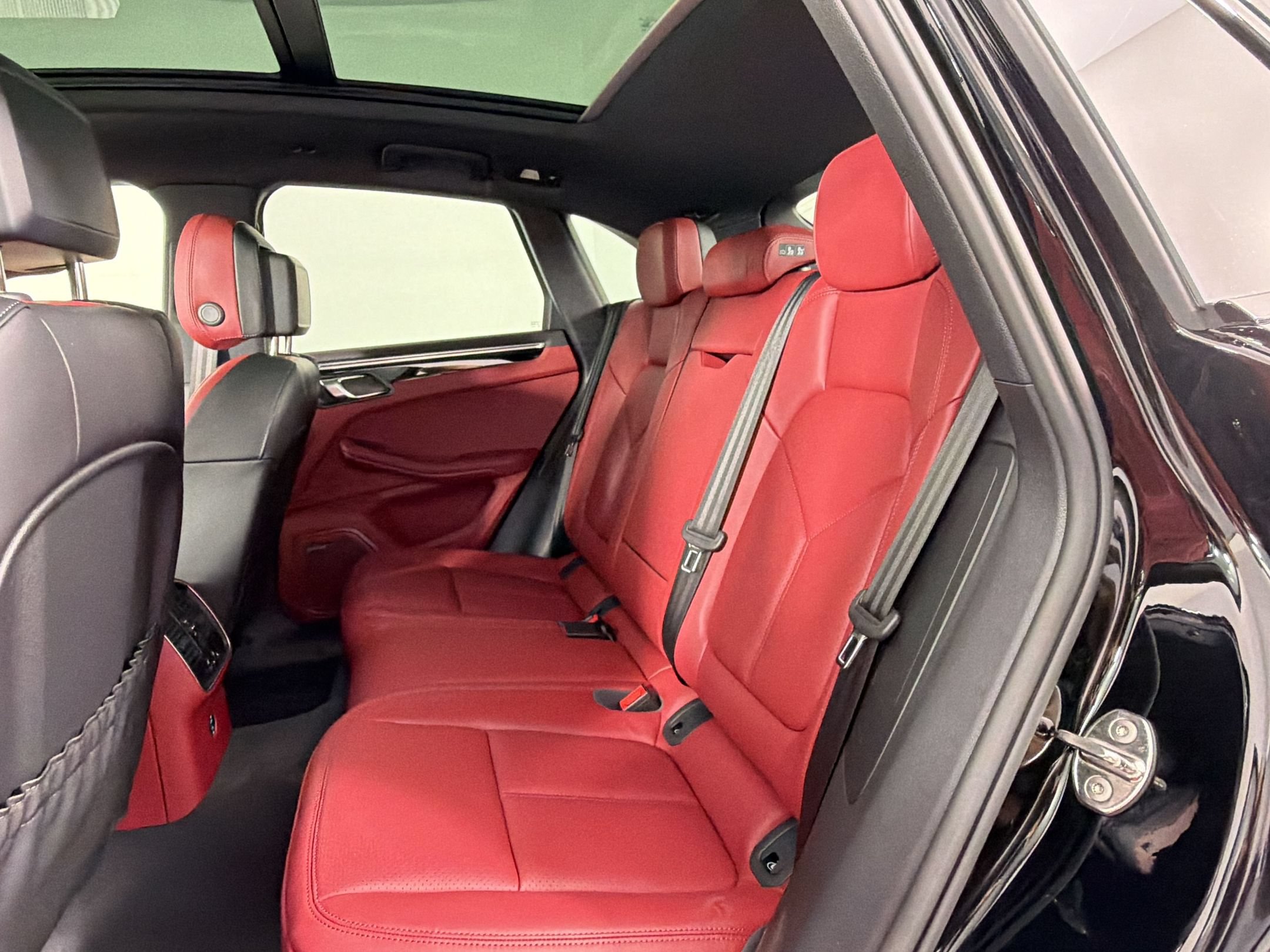New 2026 Porsche Macan S AWD/4WD image 21