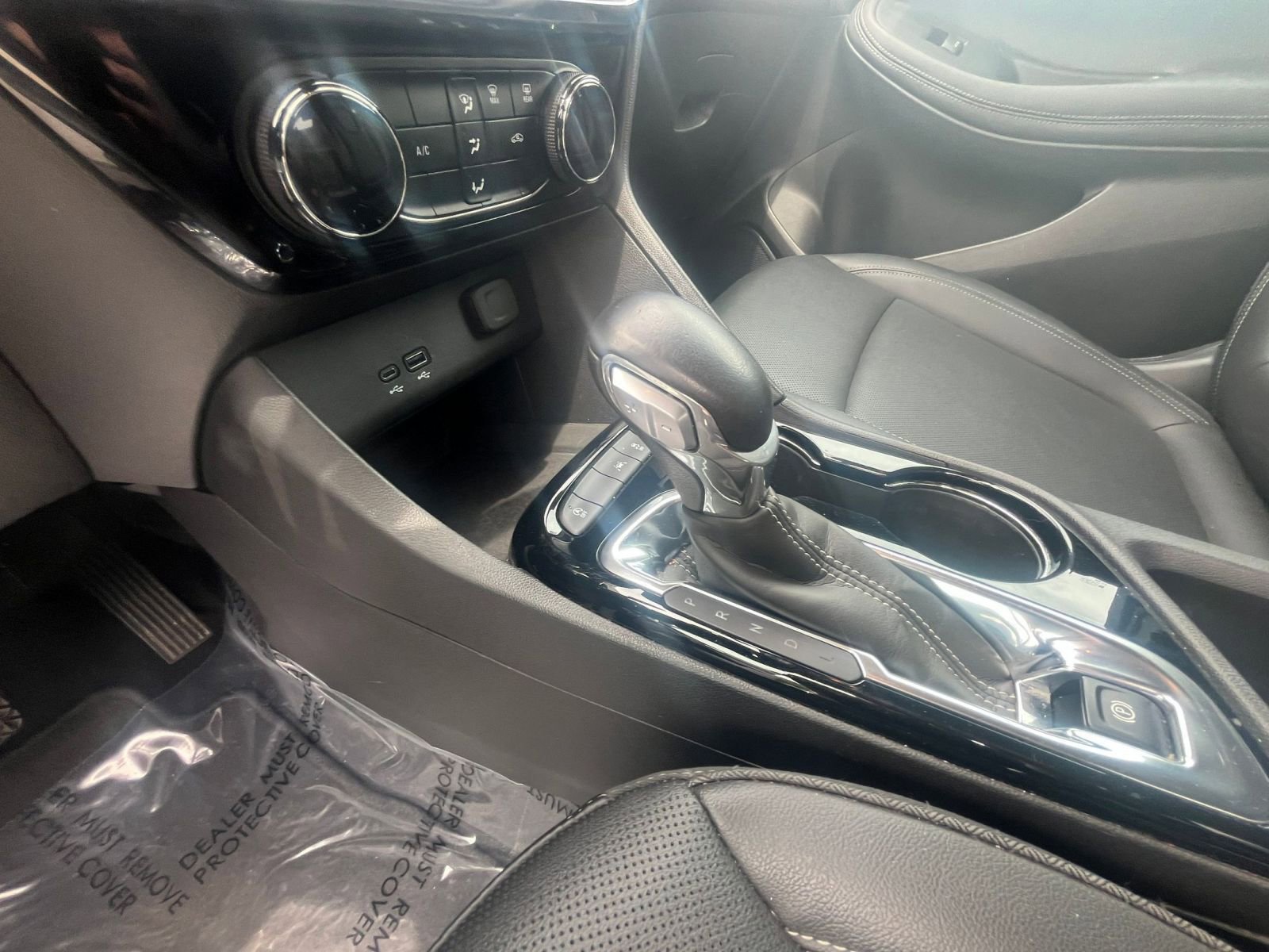 Used 2024 Buick Encore GX Sport Touring FWD image 39