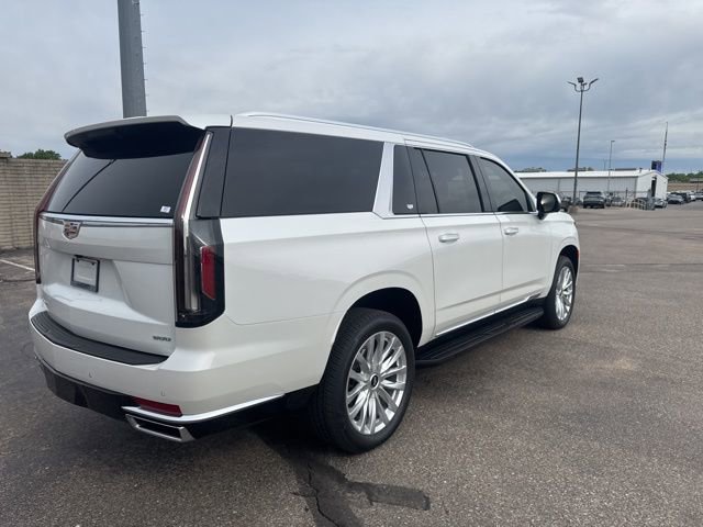 Used 2024 Cadillac Escalade ESV Luxury AWD/4WD image 7
