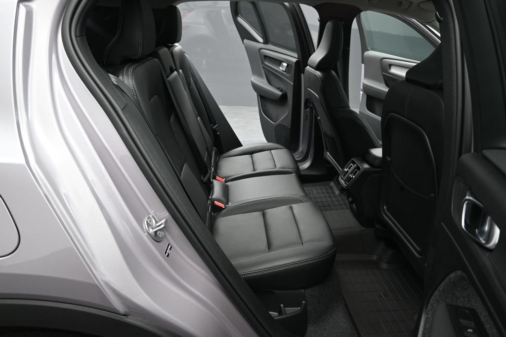 New 2026 Volvo XC40 B5 Plus w/ Protection Package Premier AWD/4WD image 18
