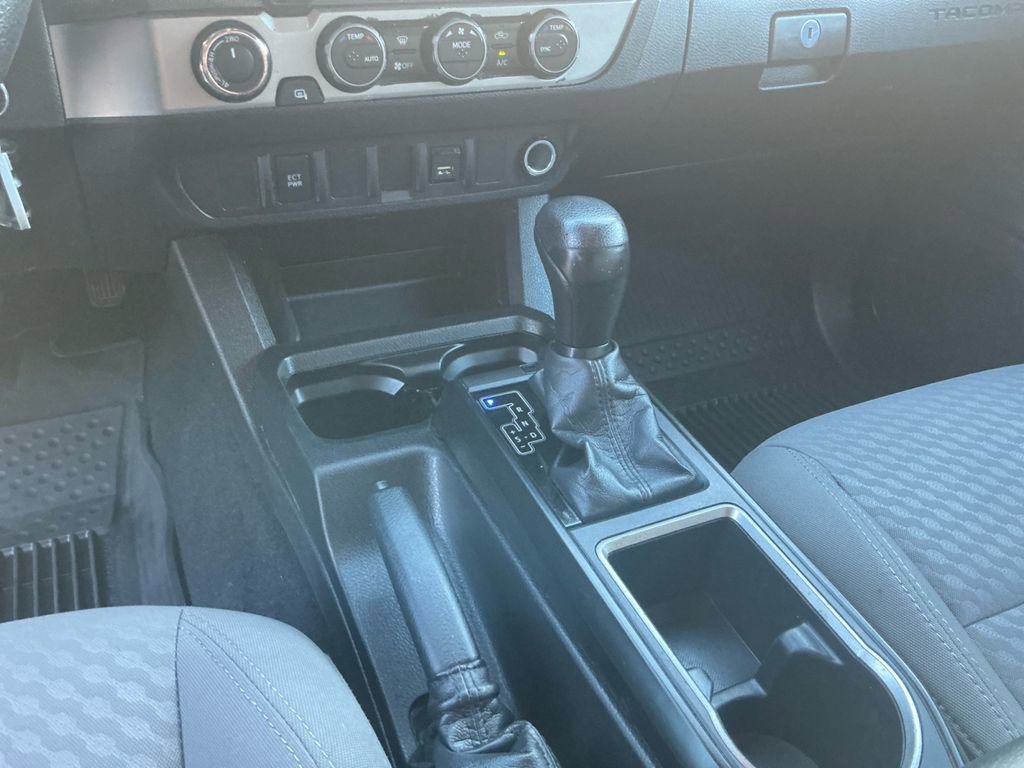 Used 2022 Toyota Tacoma SR image 12