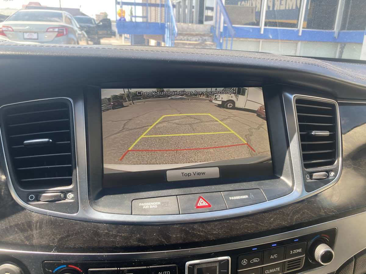 Used 2016 Hyundai Equus Signature image 13