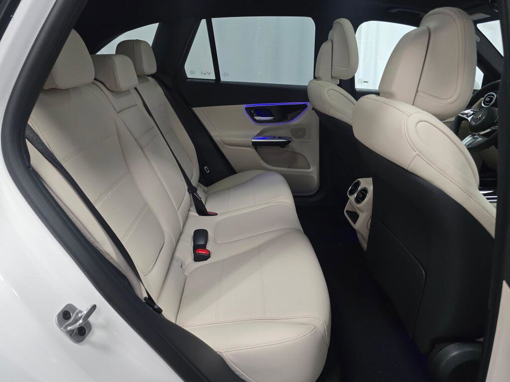 New 2026 Mercedes-Benz GLC 300 4MATIC image 23