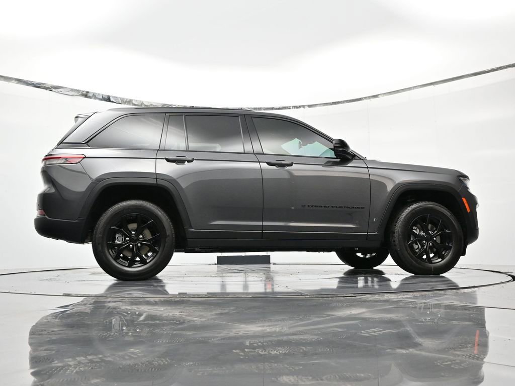New 2025 Jeep Grand Cherokee Altitude image 41
