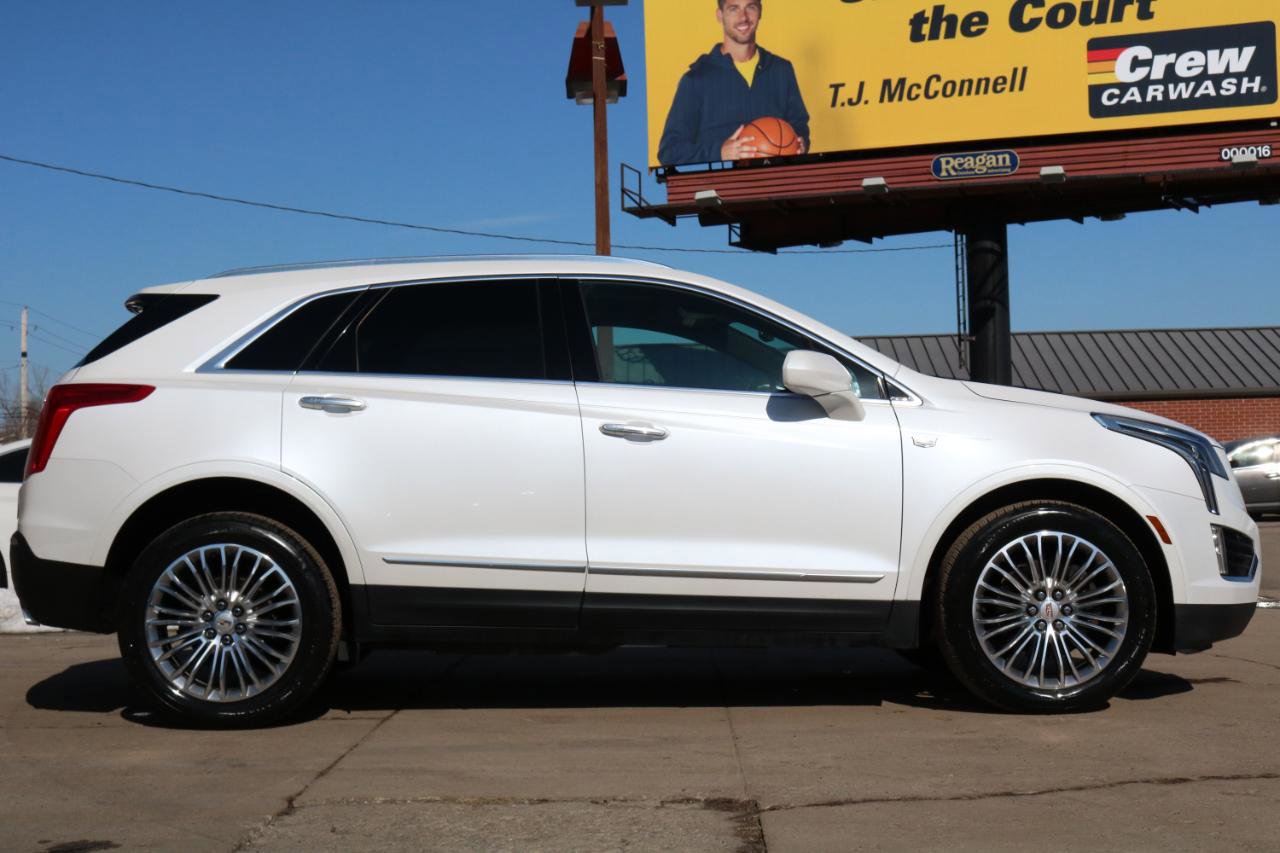 Used 2017 Cadillac XT5 Luxury w/ Driver Awareness Package FWD image 6