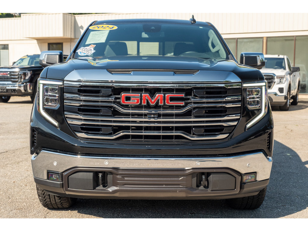 Used 2024 GMC Sierra 1500 SLT w/ SLT Premium Plus Package AWD/4WD image 3