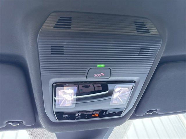 Used 2025 Volkswagen Atlas Cross Sport SE image 25