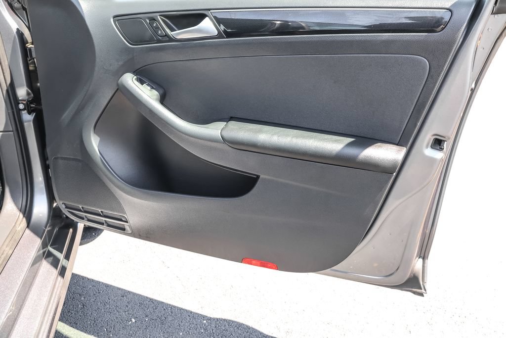 Used 2015 Volkswagen Jetta TDI SEL FWD image 39