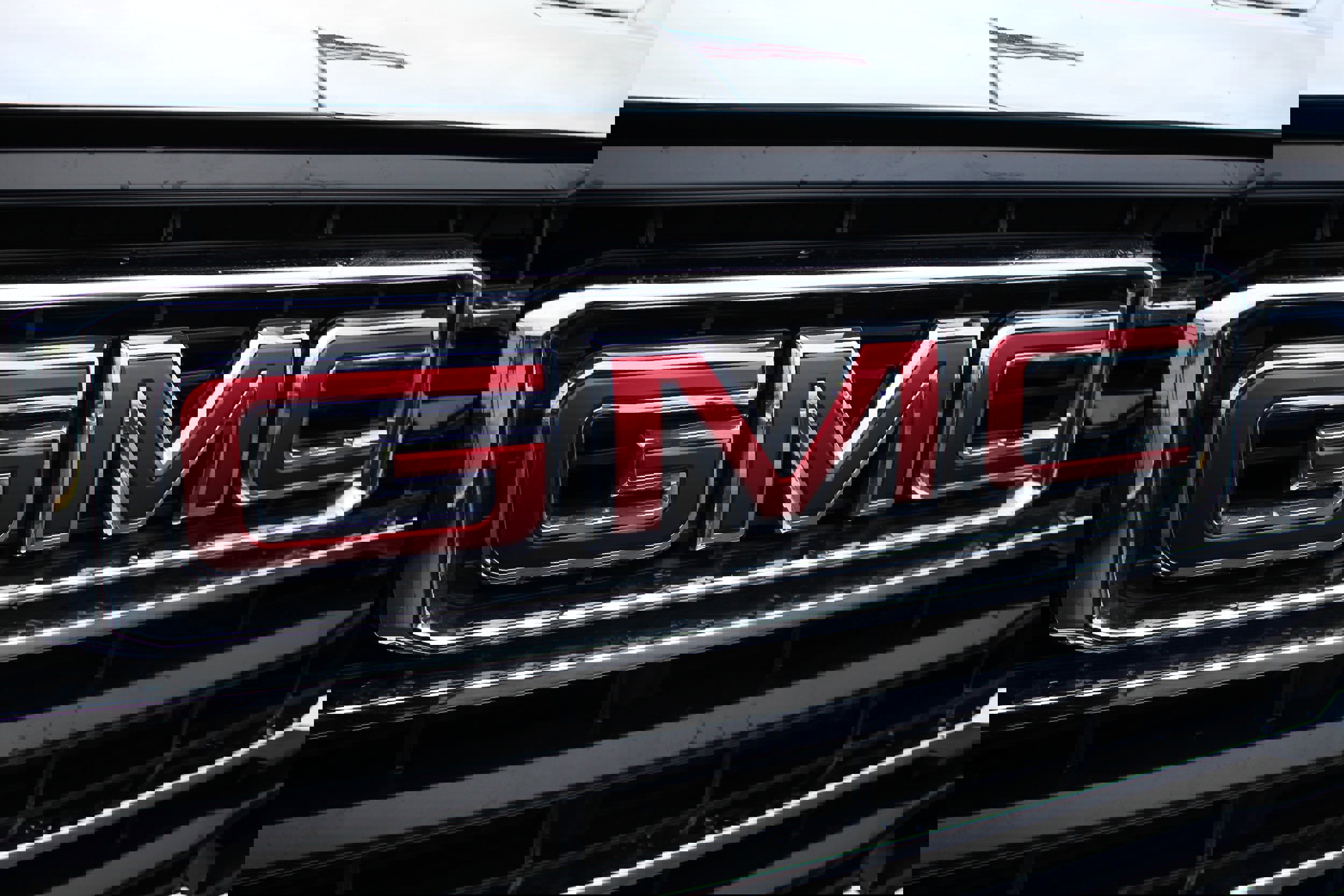 Used 2025 GMC Sierra 3500 SLE w/ SLE Value Package image 8