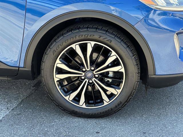 Used 2022 Ford Escape SEL w/ SEL Stealth AWD Package image 6