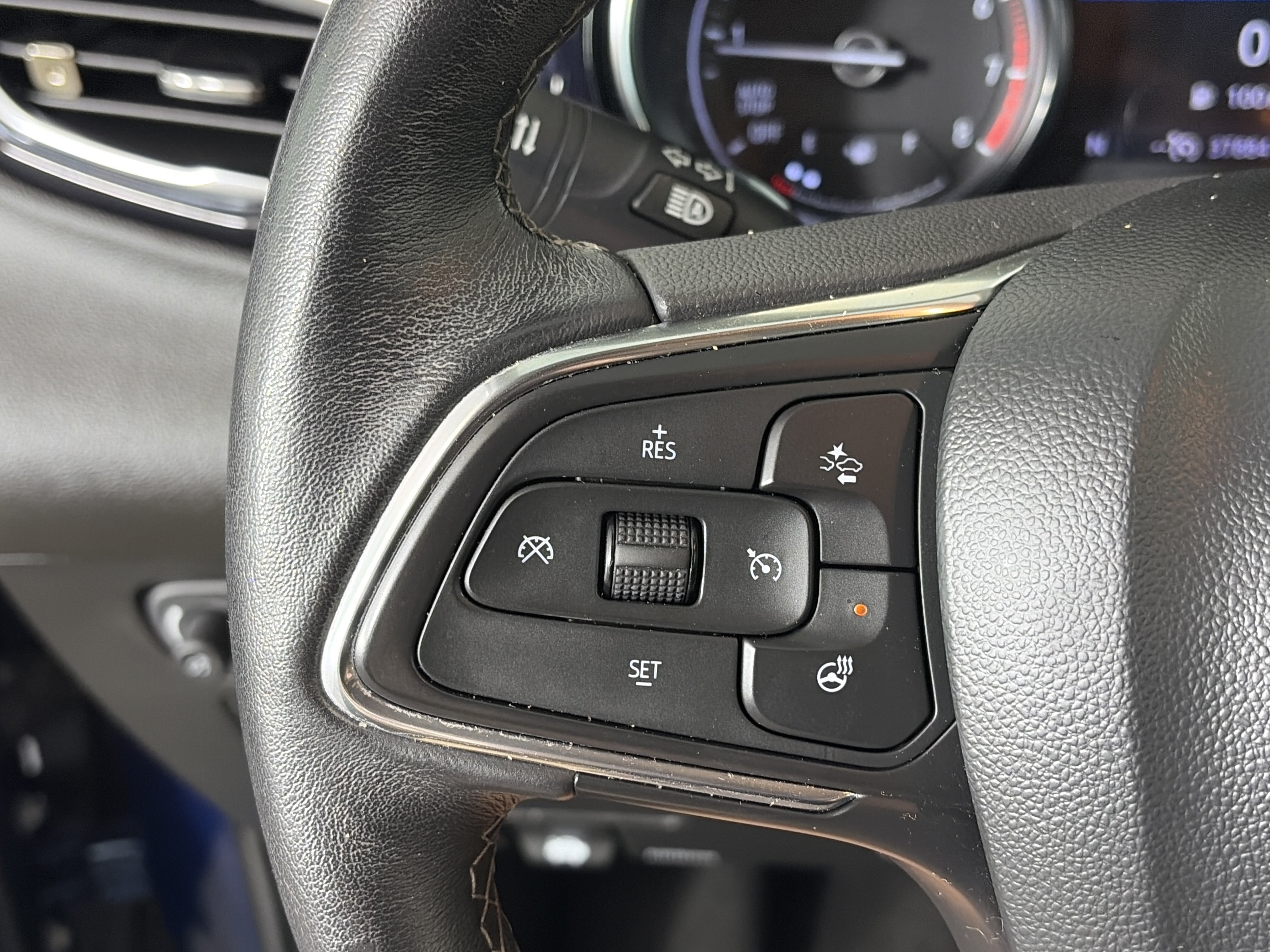 Used 2020 Buick Encore GX Essence FWD image 27
