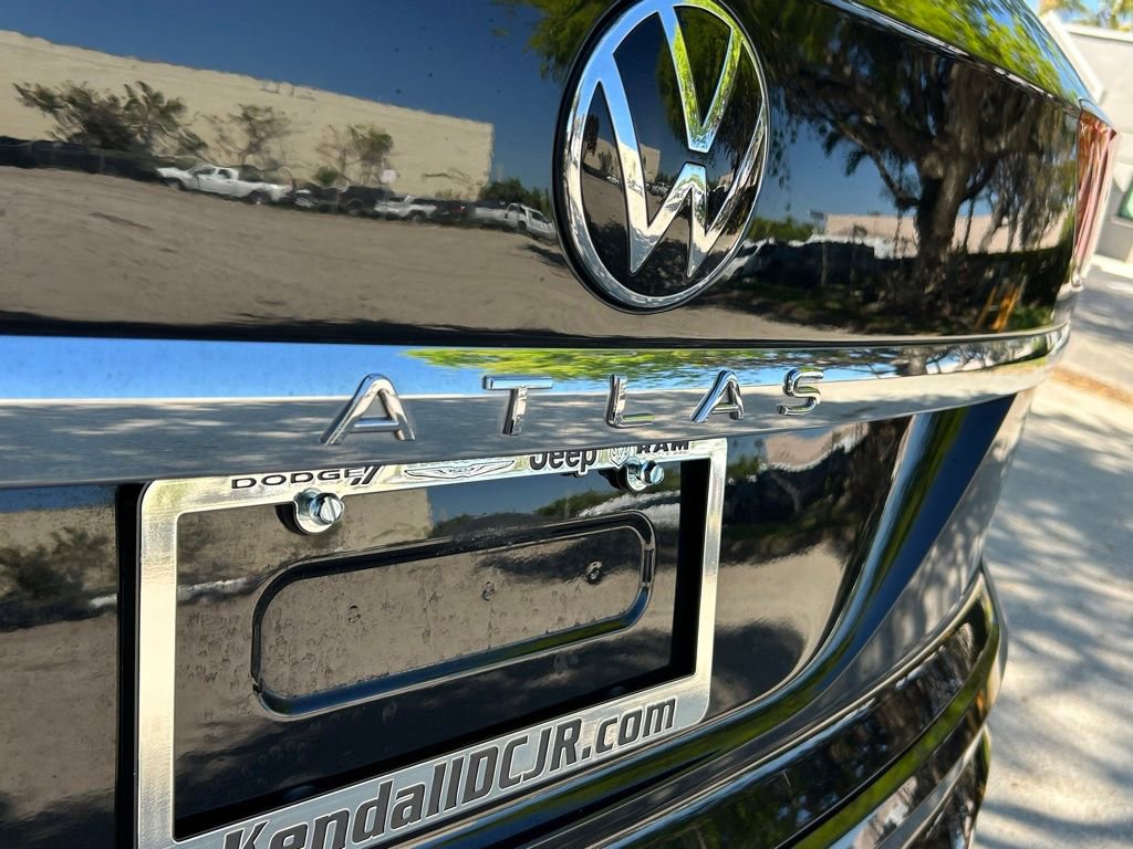 Used 2020 Volkswagen Atlas Cross Sport SE w/ Towing Package image 32