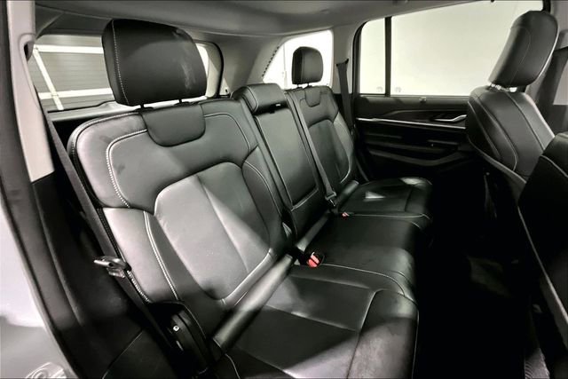 Used 2023 Jeep Grand Cherokee Limited w/ Luxury Tech Group II image 26