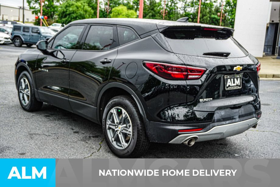 Used 2025 Chevrolet Blazer LT FWD image 5