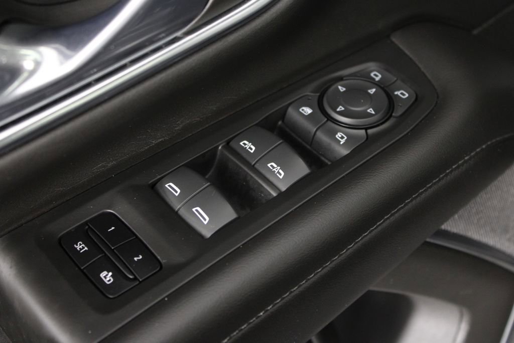 Used 2023 Chevrolet Suburban Z71 w/ Luxury Package image 21