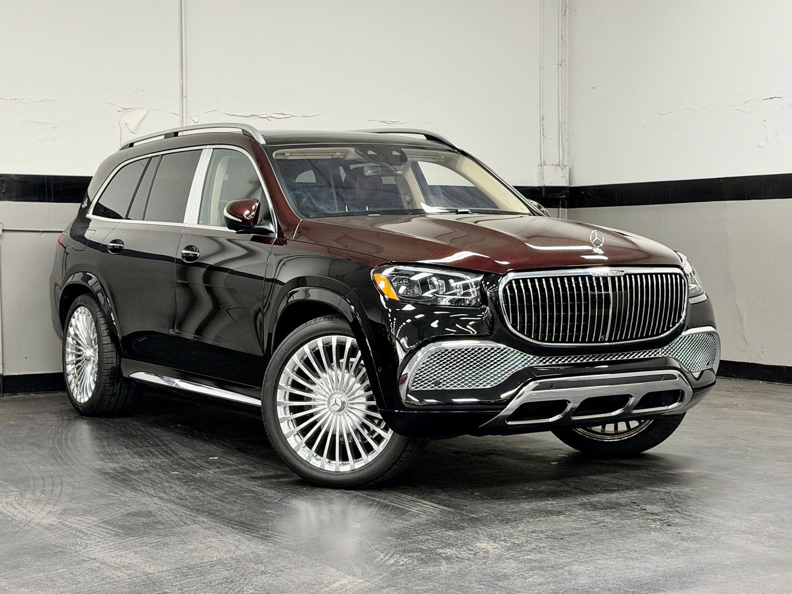 Used 2023 Mercedes-Benz Maybach GLS 600 4MATIC image 2