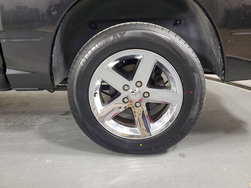 Used 2018 RAM 1500 SLT image 30