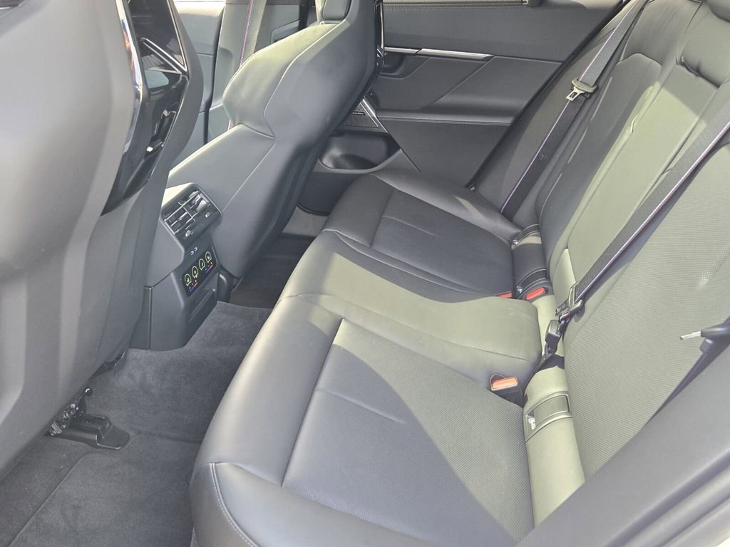 Used 2025 BMW M5 w/ M Driver's Package AWD/4WD image 11