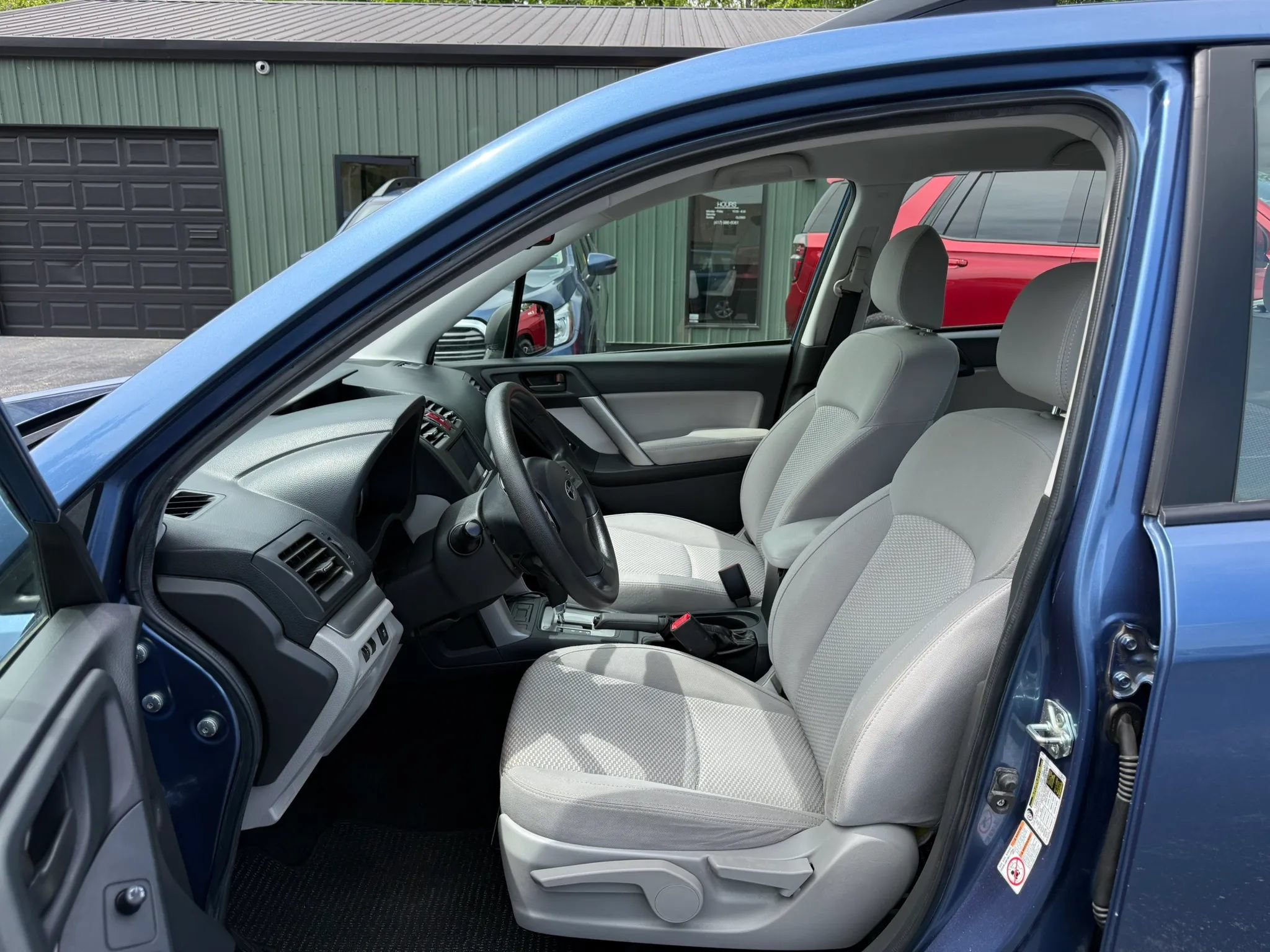 Used 2015 Subaru Forester 2.5i w/ Alloy Wheel Package AWD/4WD image 2