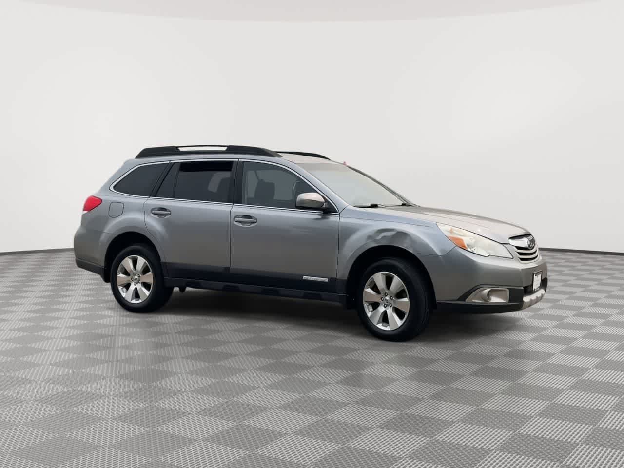 Used 2011 Subaru Outback 3.6R Limited w/ PWR Moonroof Pkg AWD/4WD video 2