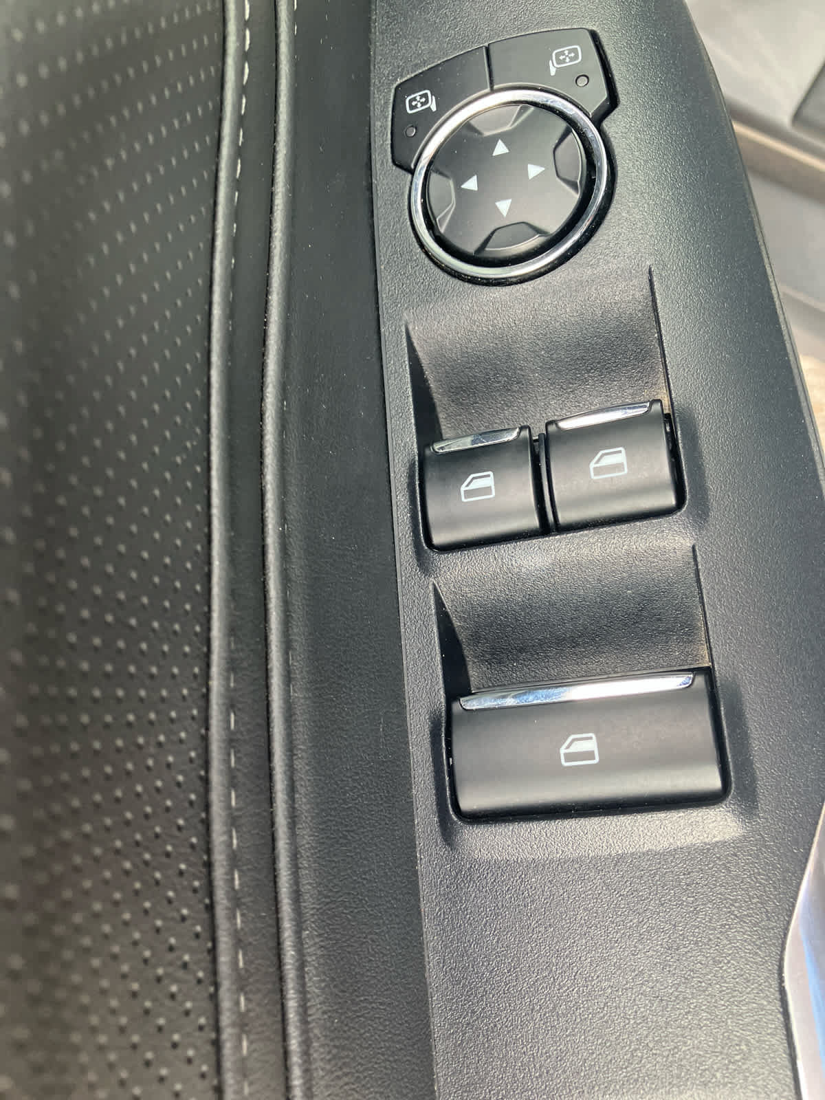 Used 2025 Ford Mustang Premium RWD image 13
