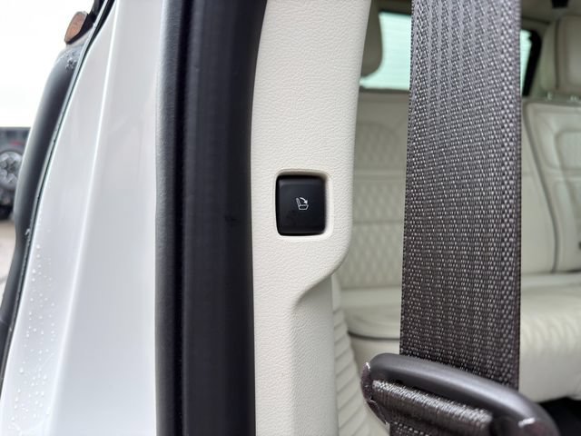 Used 2023 Lincoln Navigator Black Label AWD/4WD image 13