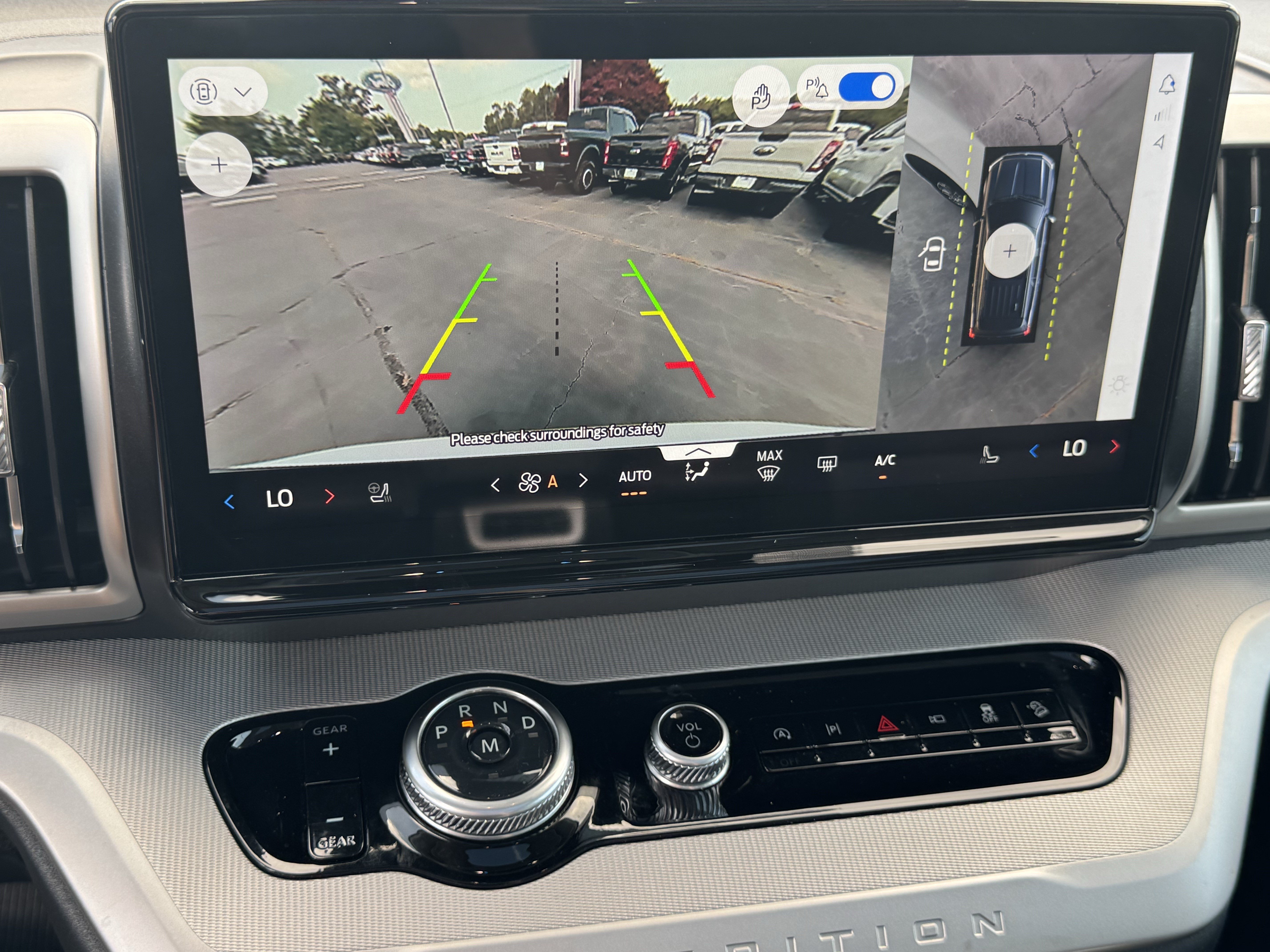 Certified 2025 Ford Expedition Active AWD/4WD image 32