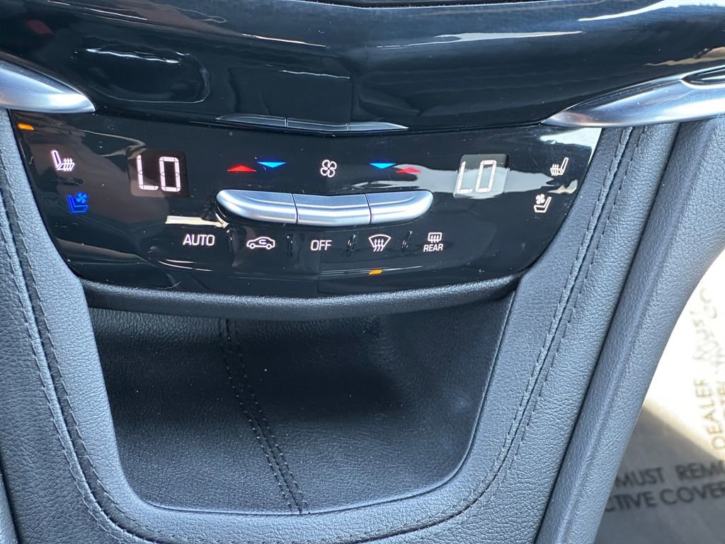 Used 2025 Cadillac XT6 Sport w/ Technology Package AWD/4WD image 16