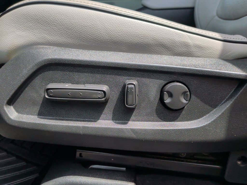 Used 2023 Honda Pilot Elite image 15