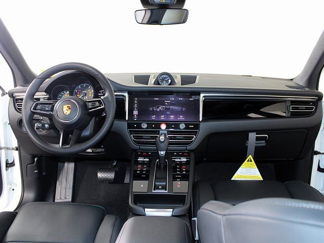 New 2026 Porsche Macan image 13