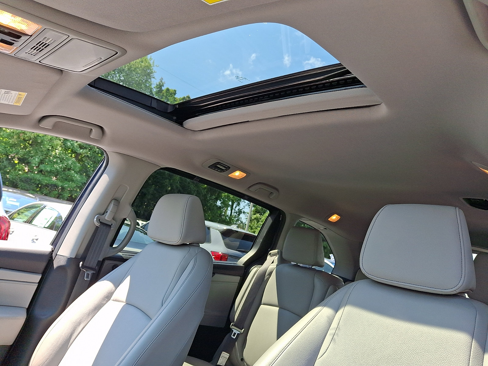 Certified 2024 Honda Odyssey EX-L image 13