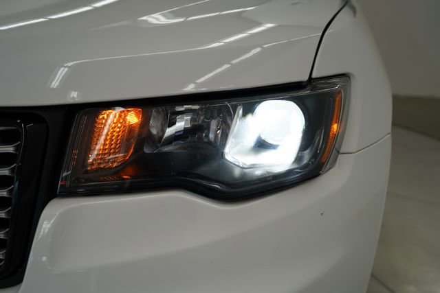 Used 2020 Jeep Grand Cherokee Altitude image 88