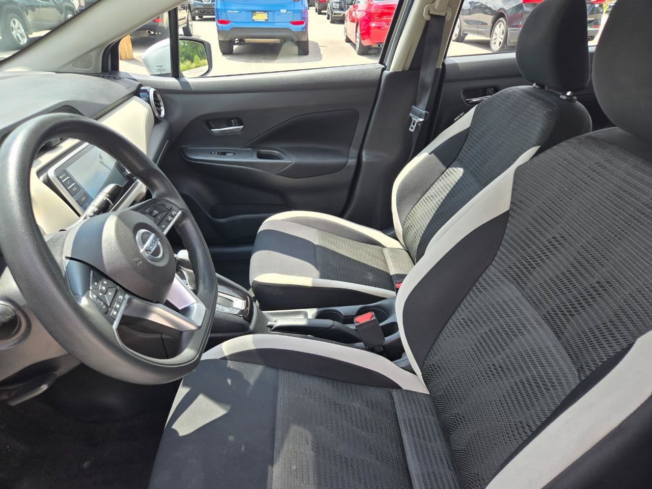 Used 2021 Nissan Versa SV FWD image 15