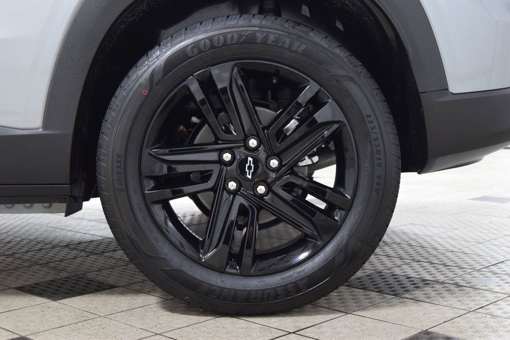 New 2026 Chevrolet Trax ACTIV w/ Sunroof Package FWD image 24