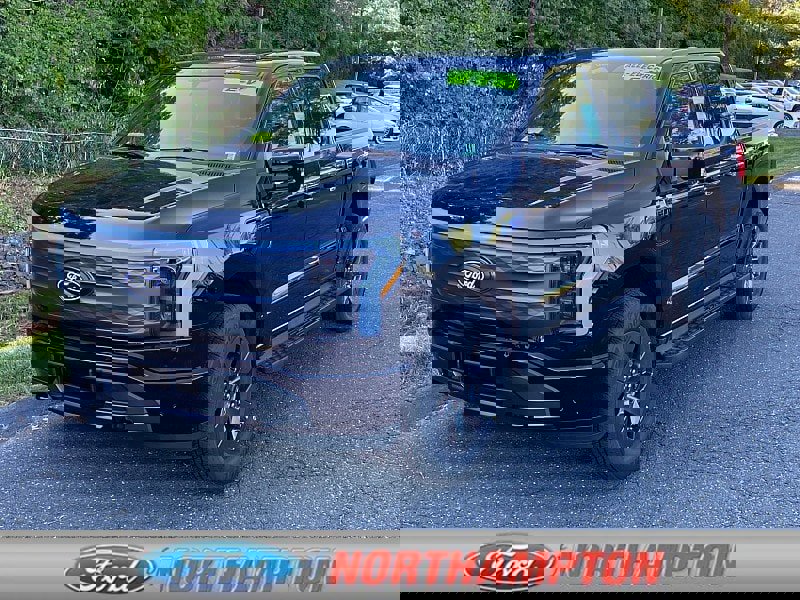 New 2025 Ford F150 Lightning Lariat