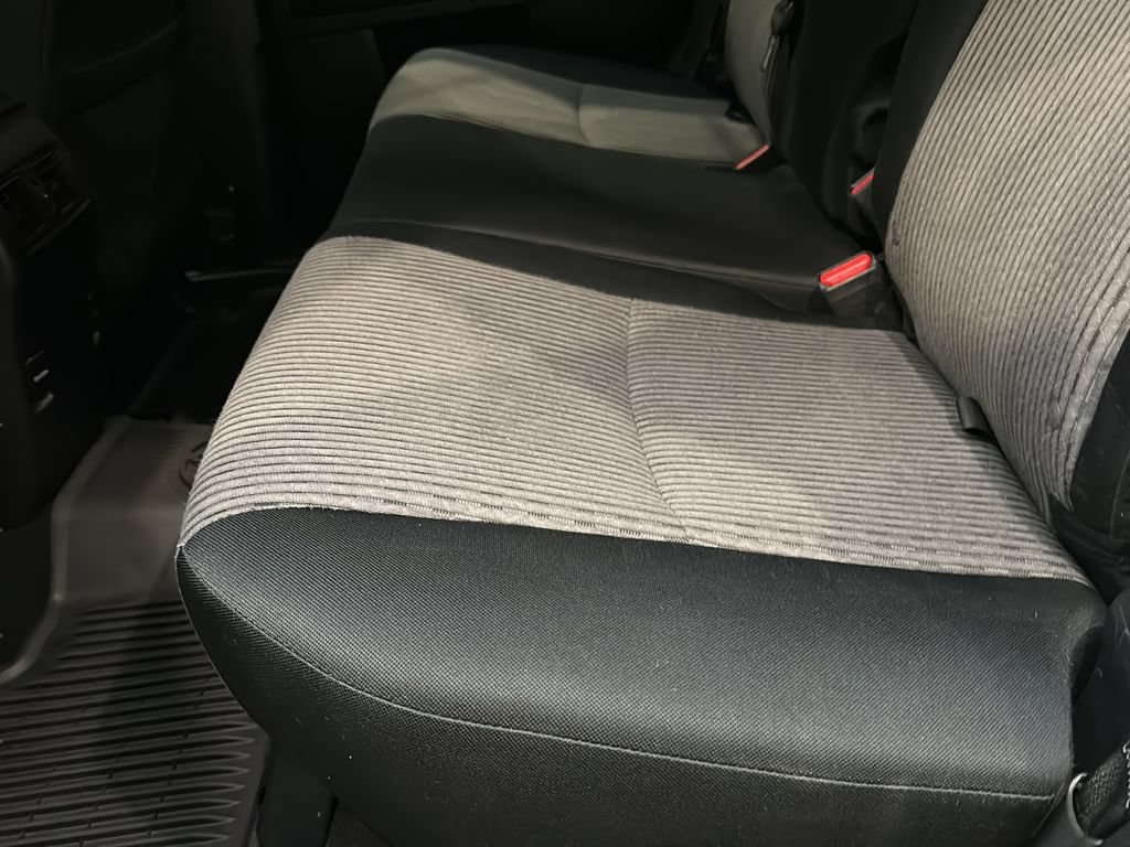 Used 2018 Toyota 4Runner SR5 AWD/4WD image 13