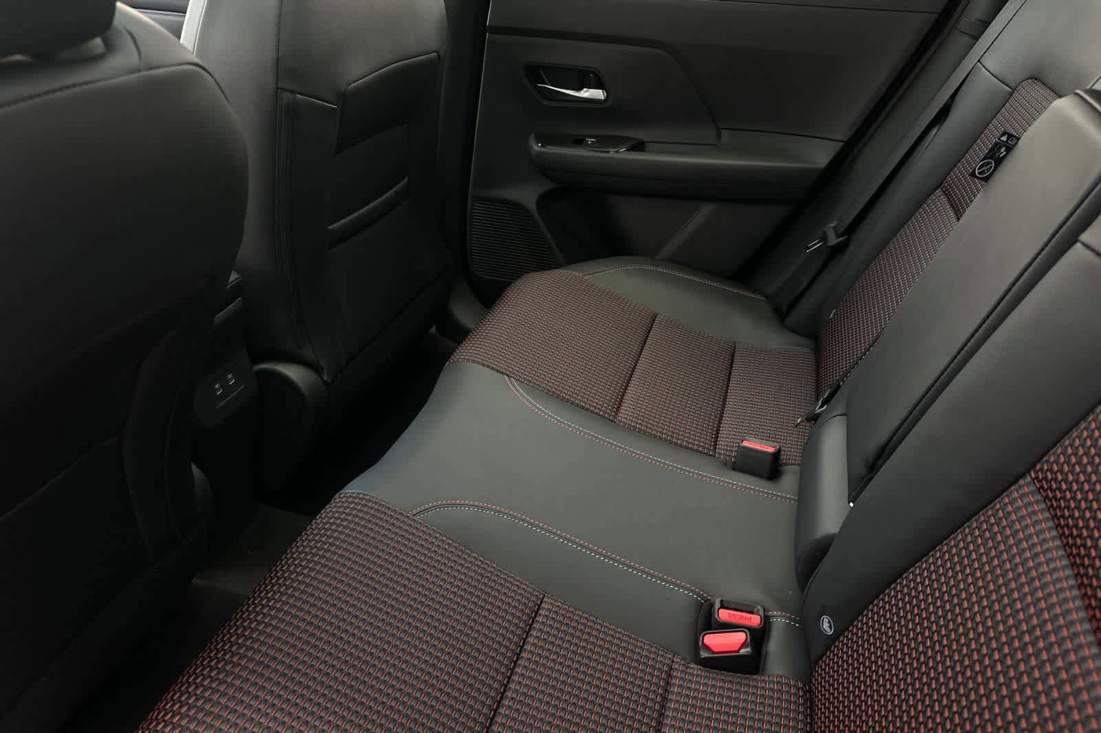 New 2026 Nissan Kicks SR AWD/4WD image 5
