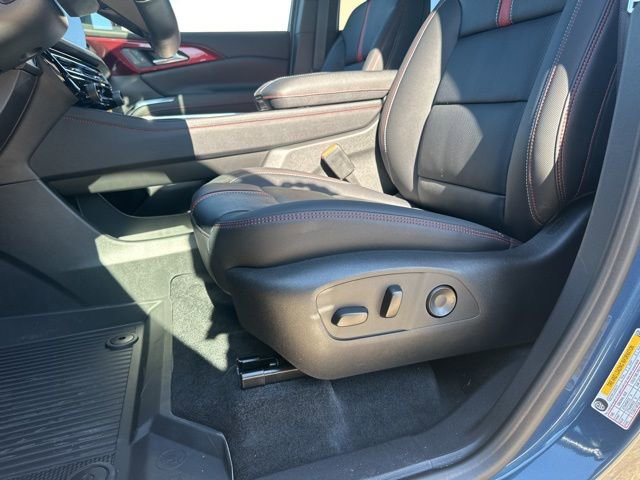 New 2026 Chevrolet Traverse RS w/ LPO, Floor Liner Package image 10