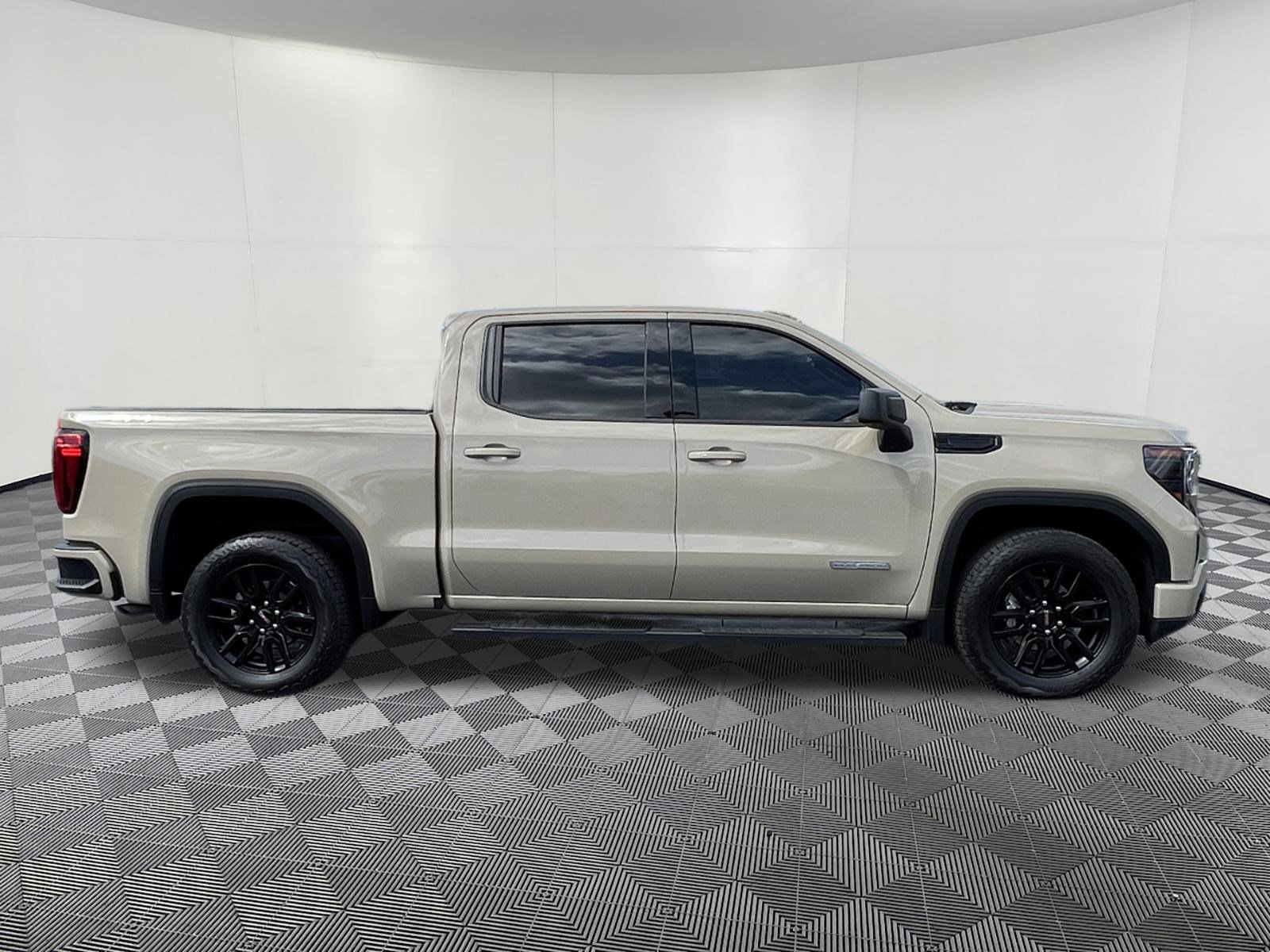 Used 2023 GMC Sierra 1500 Elevation AWD/4WD image 7