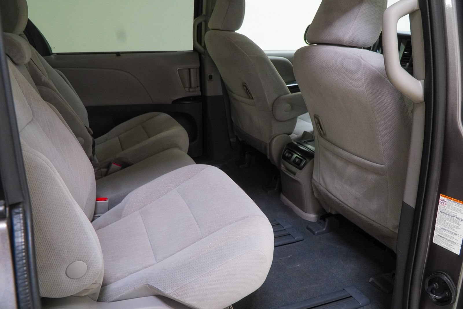 Used 2020 Toyota Sienna LE FWD image 43